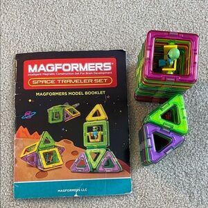 Magformers Magnetic Tiles Alien Space Traveler Set